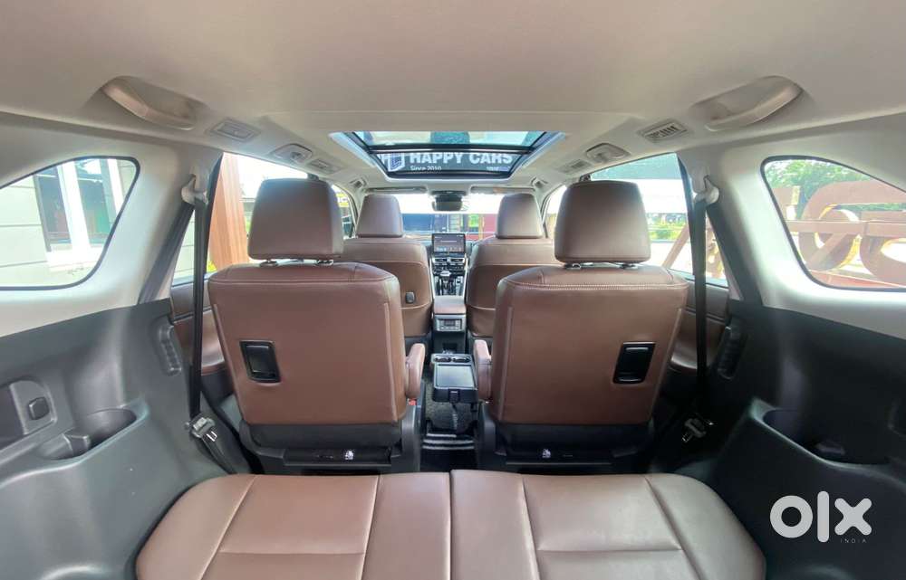 Toyota Innova Hycross 2.0 Zx (o) Hybrid 7 Str, 2025, Petrol