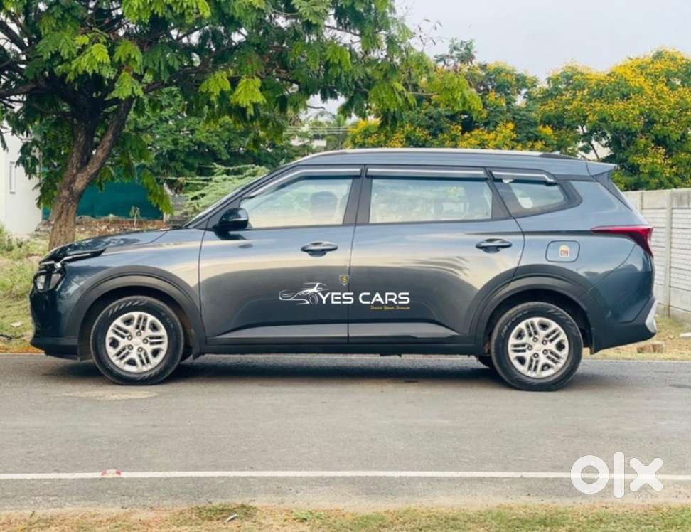 Kia Carens, 2023, Petrol