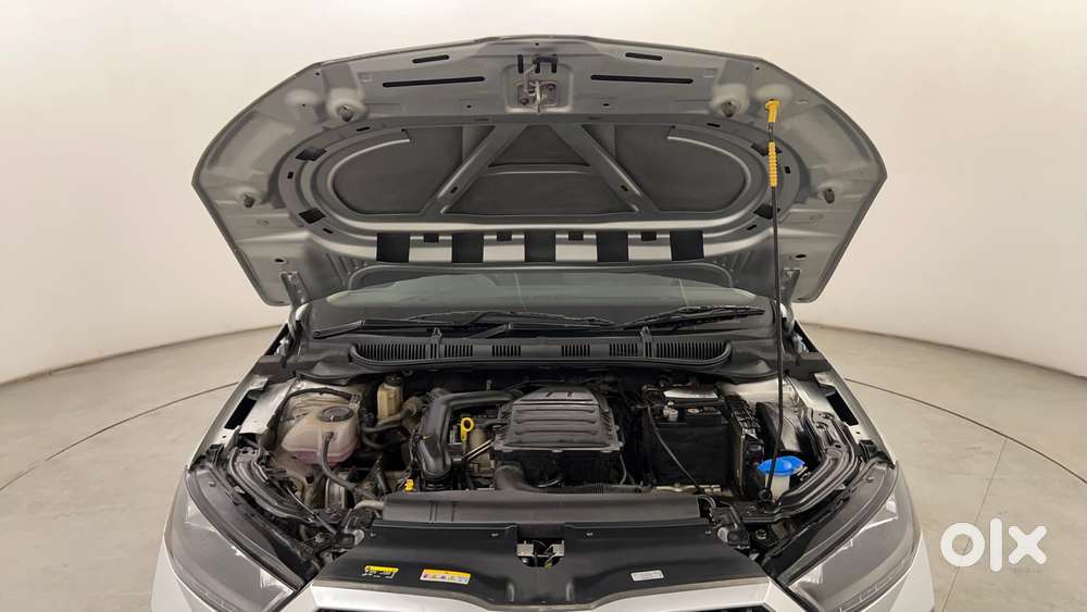 Skoda Slavia Ambition 1.0l Tsi At, 2022, Petrol