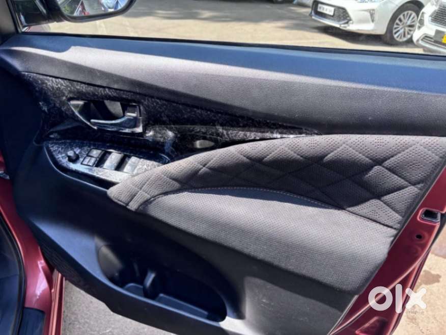 Toyota Innova Crysta 2.8 Gx At 7 Str, 2016, Diesel