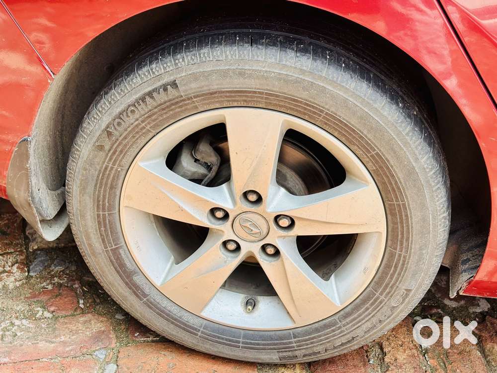 Hyundai Elantra 1.8 Sx Mt, 2013, Petrol