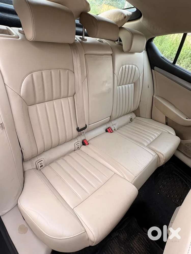 Skoda Superb [ ] 1.8 Style Tsi At, 2019, Petrol