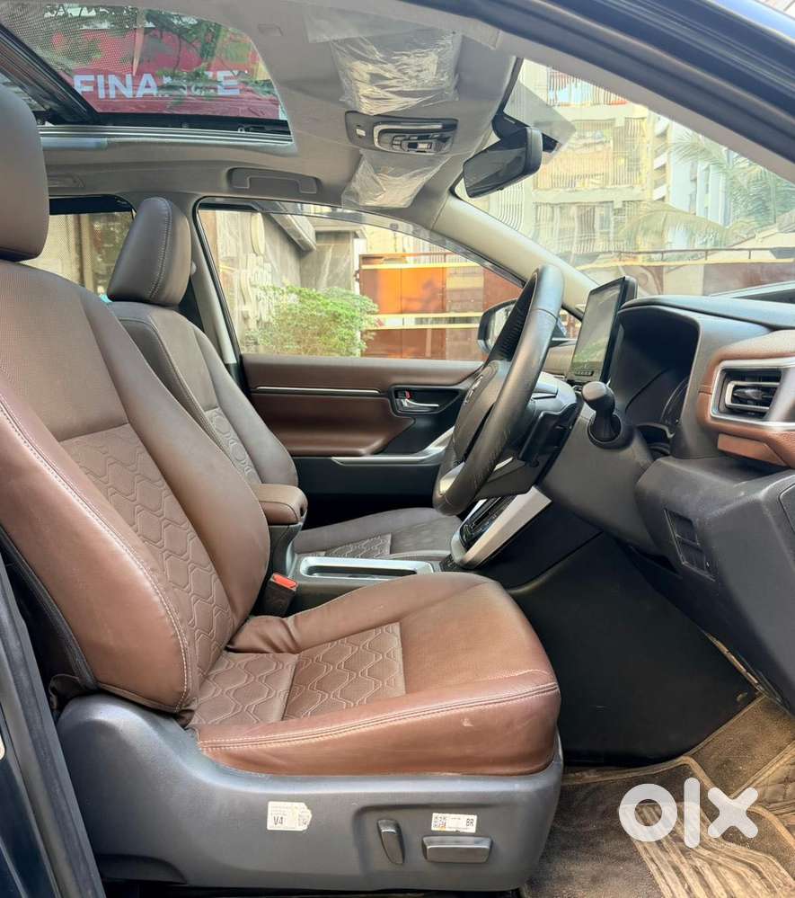 Toyota Innova Hycross 2.0 Zx Hybrid 7 Str, 2025, Petrol