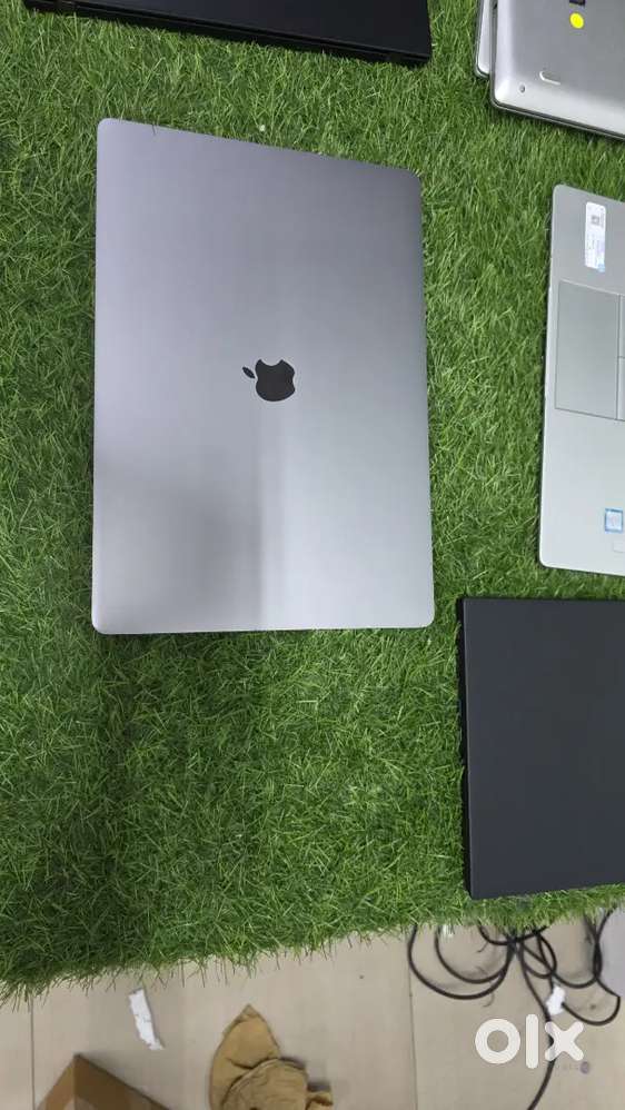 Apple MacBook Pro 16 A2141 i9 32GB RAM 1TB SSD Radeon Pro 5500M
