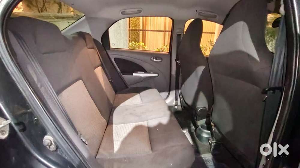 Toyota Etios V, 2011, Petrol