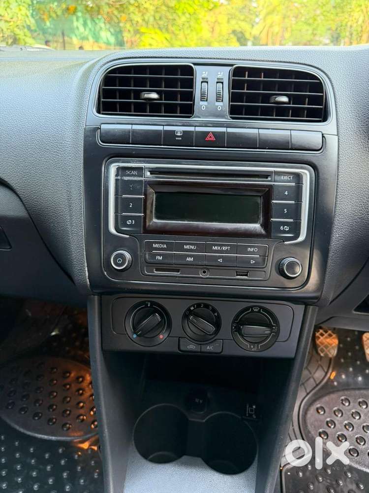Volkswagen Polo Comfortline 2015 Cng  Well Maintained