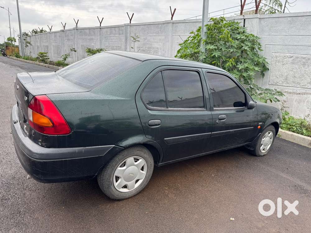 Ford Ikon Petrol 2000 Car