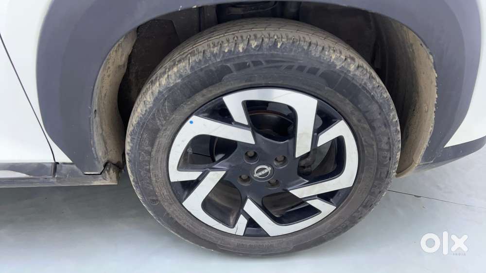 Nissan Magnite 1.0 Xv Premium Turbo Cvt, 2021, Petrol