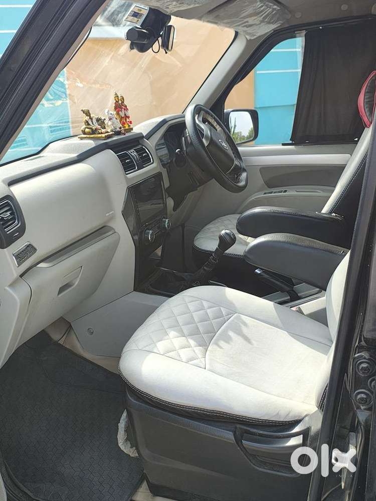 Mahindra Diesel Car 2018 Year , Black Colour  , Good Condition