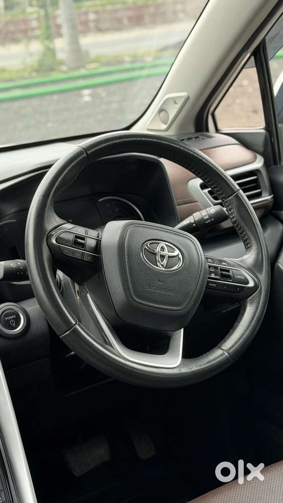 Toyota Innova Hycross 2.0 Zx (o) Hybrid 7 Str, 2024, Electric