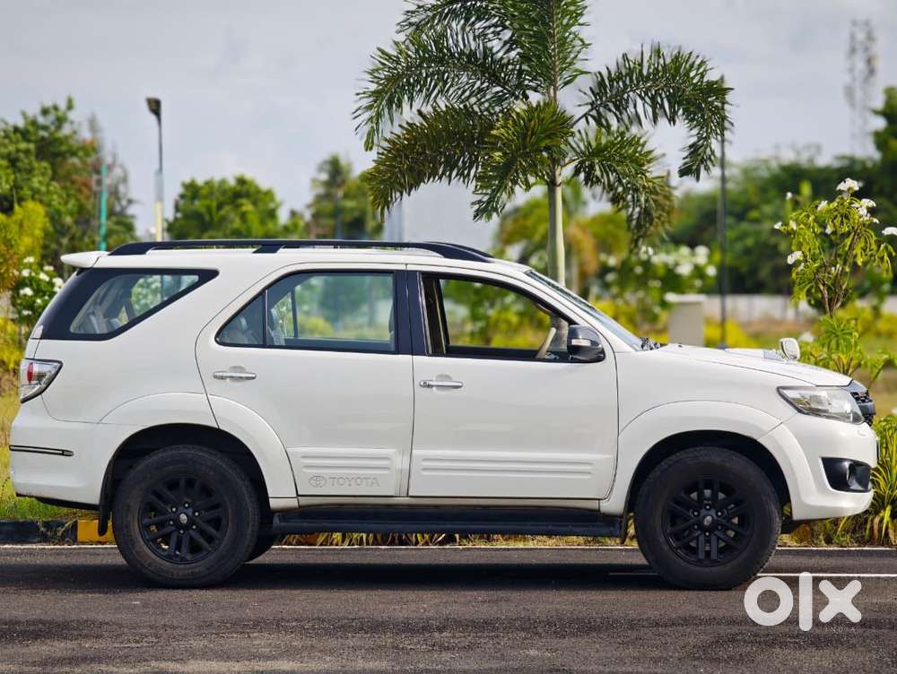 Toyota Fortuner 4x2 Manual, 2013, Diesel