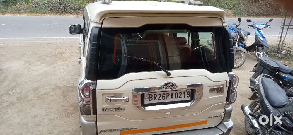 Mahindra Scorpio S 10, 2017