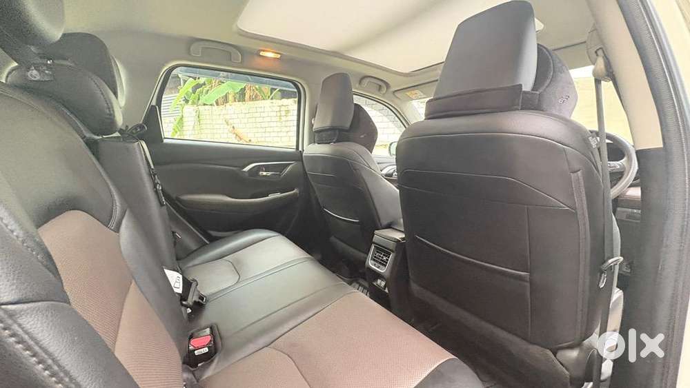 Toyota Hyryder V Hybrid [top Variant]