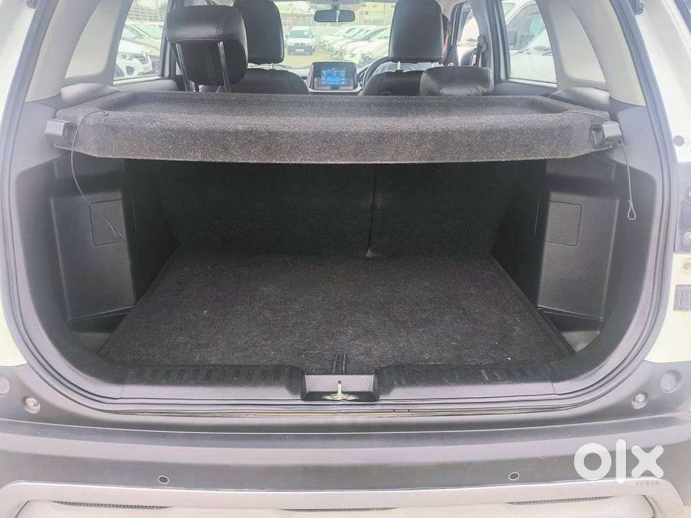 Maruti Suzuki Brezza 1.5 Zxi Smart Hybrid, 2022, Petrol