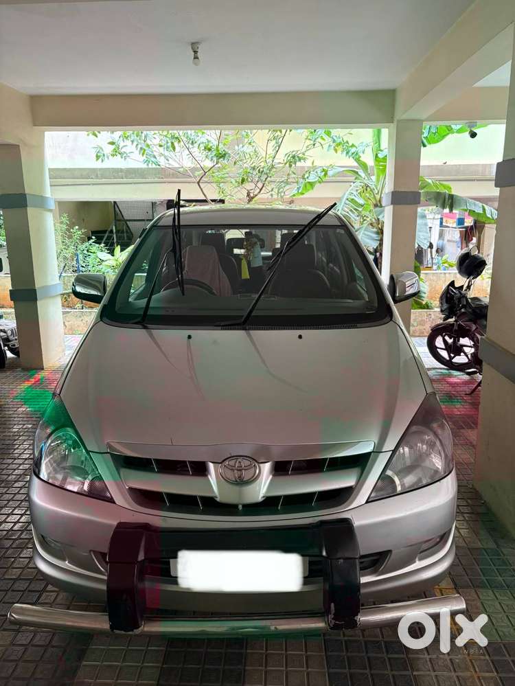 Toyota Innova 2.5v (2007)  Rc Valid May 2028  Showroom Track Record