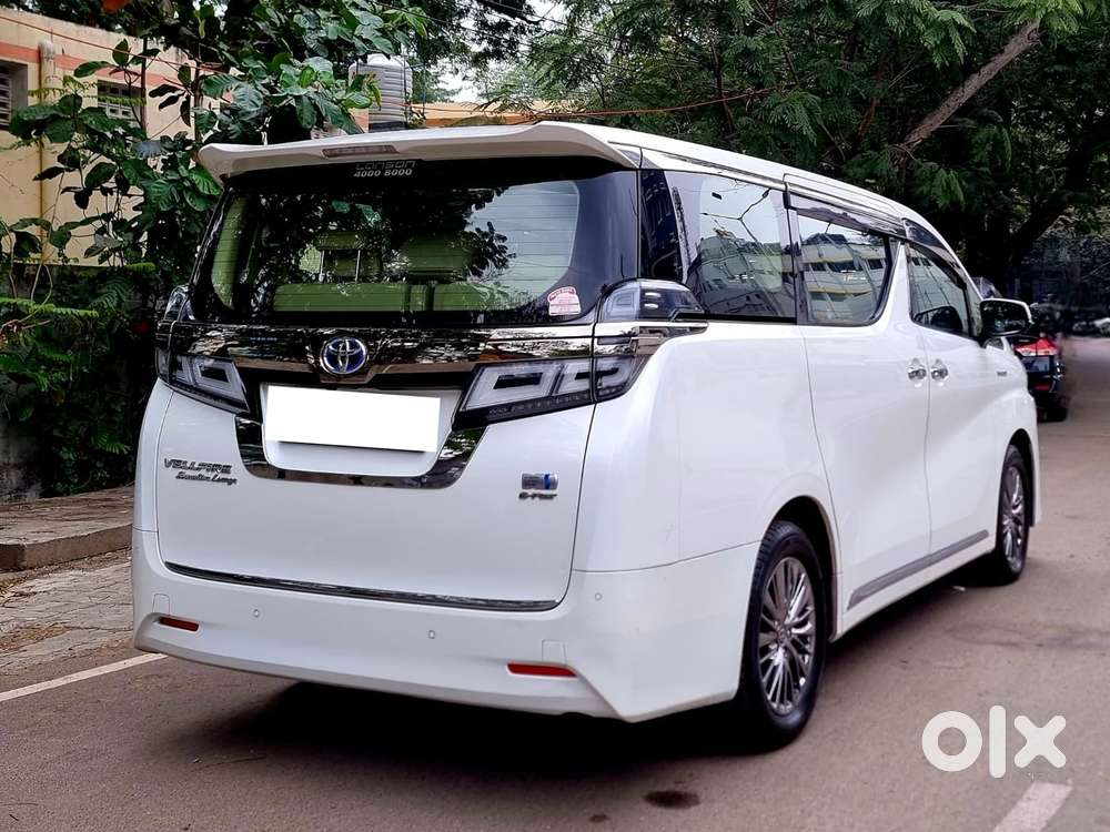 Toyota Vellfire 2.5 Executive Lounge, 2022, Petrol