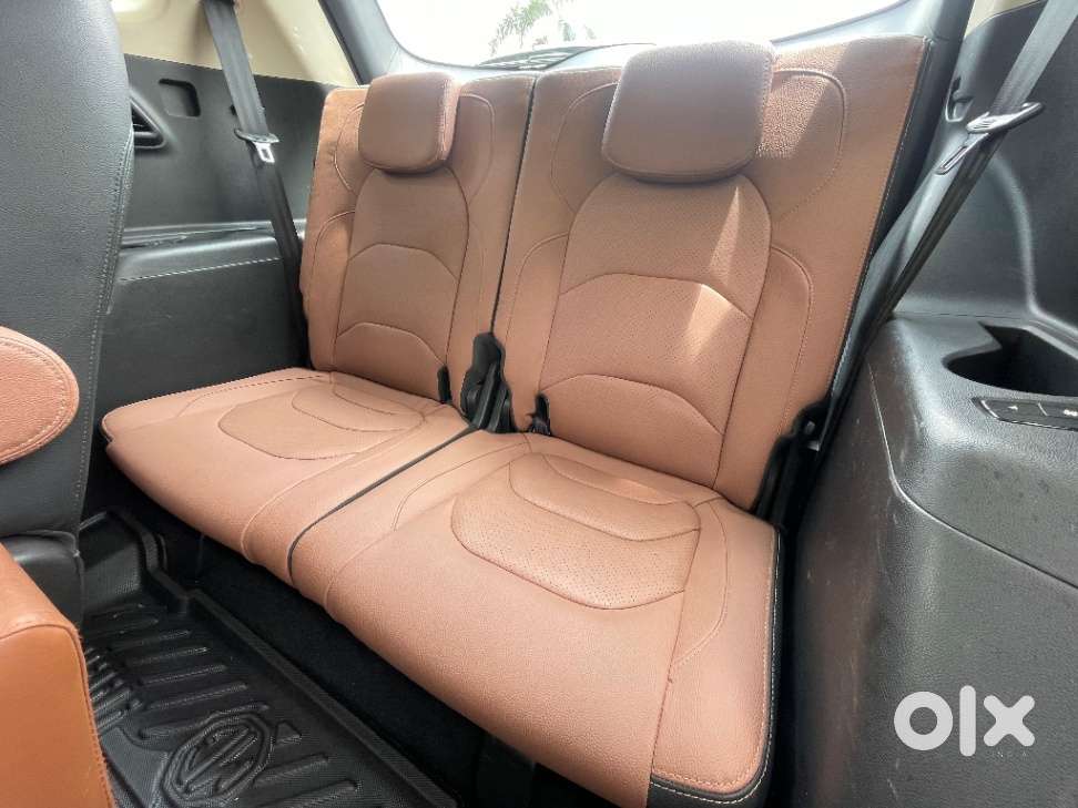 Mg Hector Plus Savvy Pro 1.5 Turbo Petrol Cvt 6 Str, 2023, Petrol