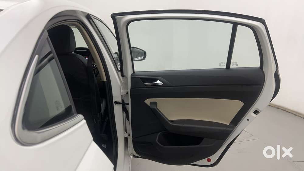 Skoda Slavia Style 1.0l Tsi At, 2022, Petrol