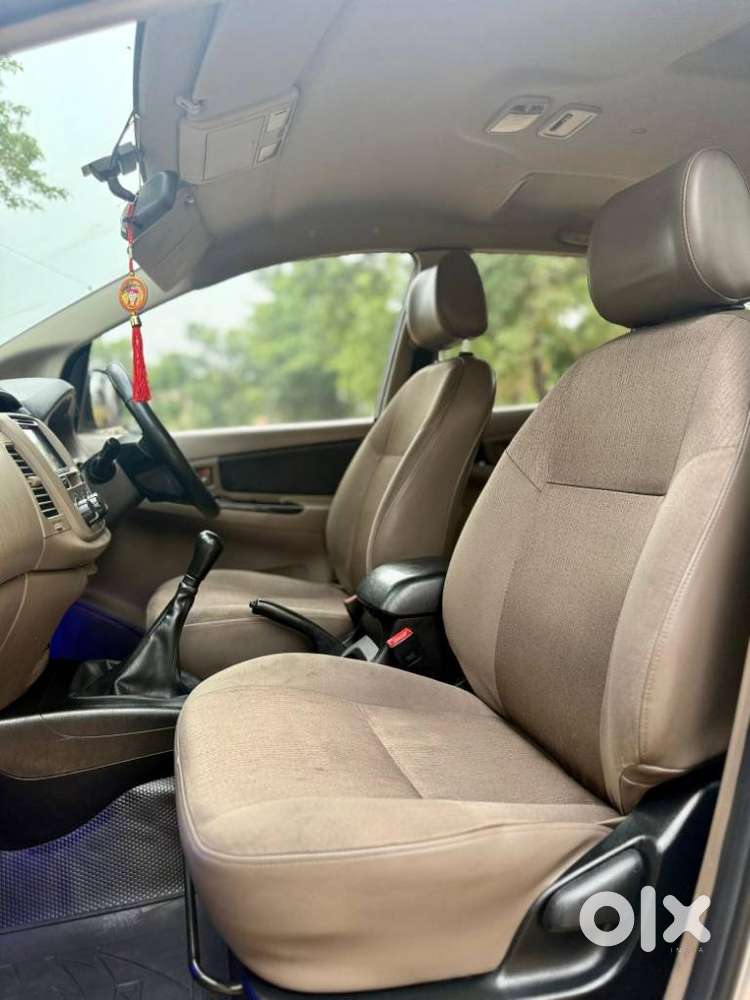Toyota Innova 2.5 G (diesel) 7 Seater Bs Iv, 2015, Diesel