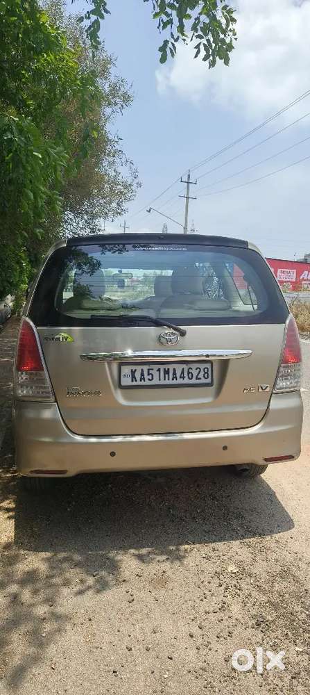Toyota Innova 2010