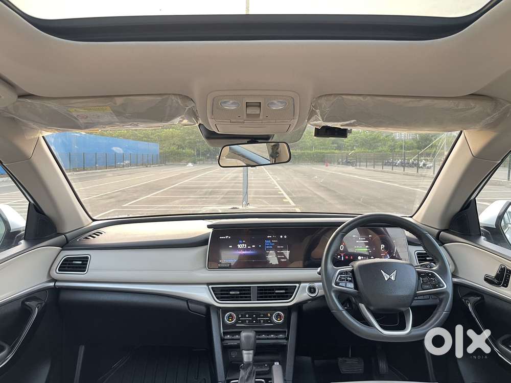 Mahindra Xuv700 2.2 Ax 7 Diesel At Str, 2024, Diesel