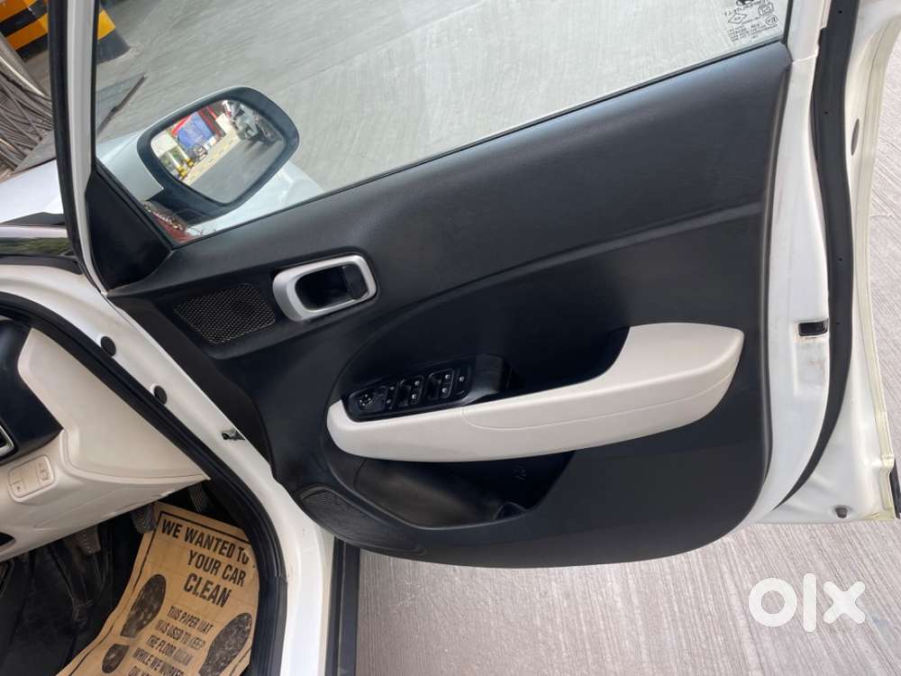 Hyundai Venue 2022 Petrol Well Maintained