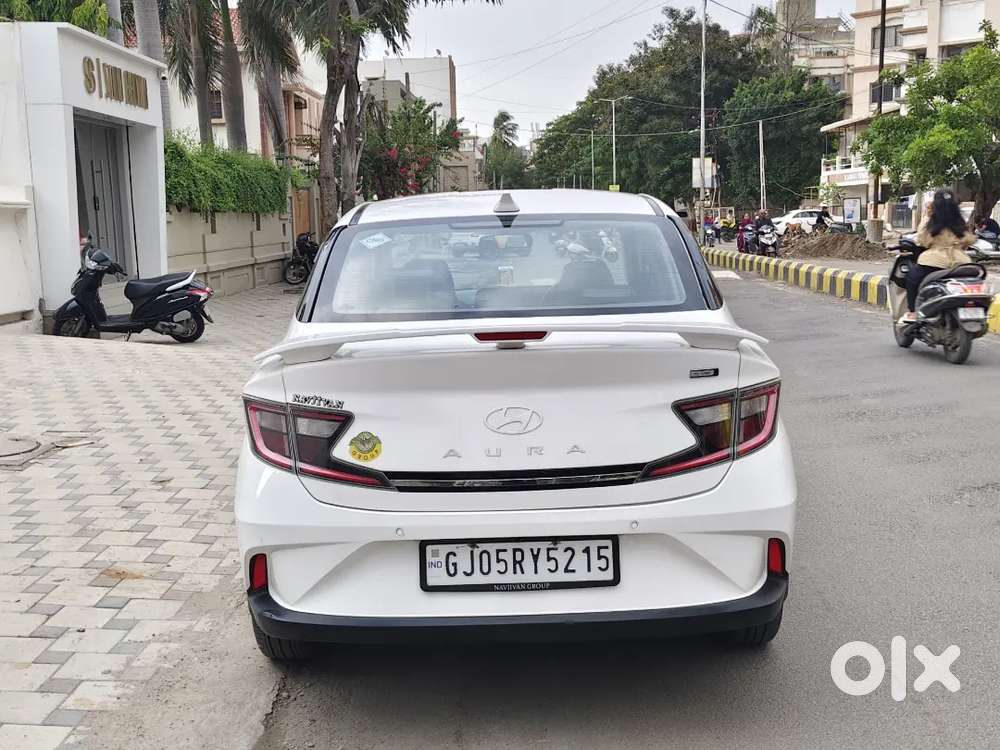 Hyundai Aura Top Model Cng