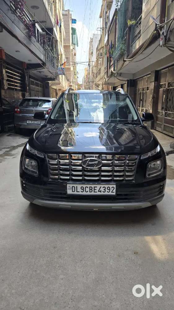 Hyundai Venue 2024 Manual Petrol First Owner