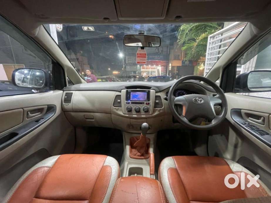 Toyota Innova 2.5 G (diesel) 8 Seater, 2014, Diesel