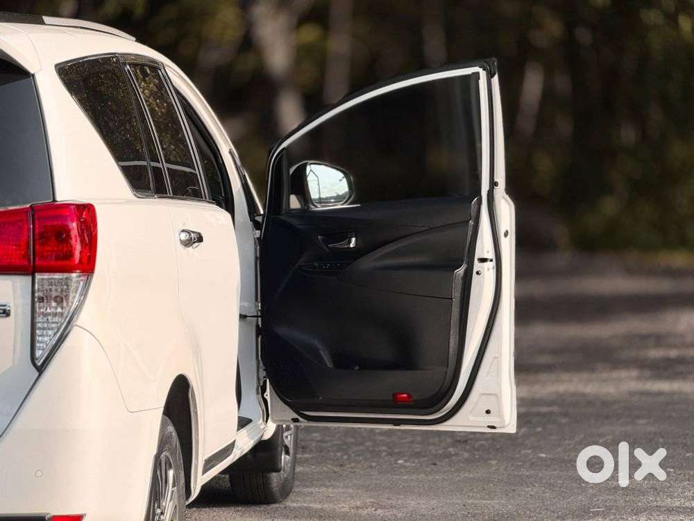 Toyota Innova Crysta [2020-ongoing] 2.4 Gx 7 Str, 2021, Diesel