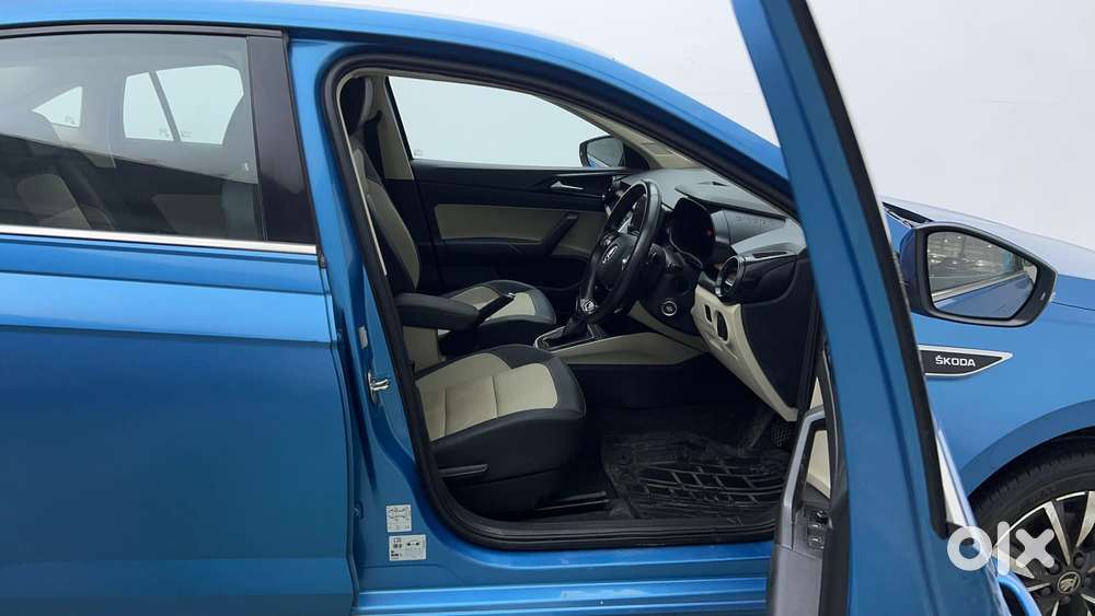 Skoda Slavia Style 1.0l Tsi At, 2022, Petrol