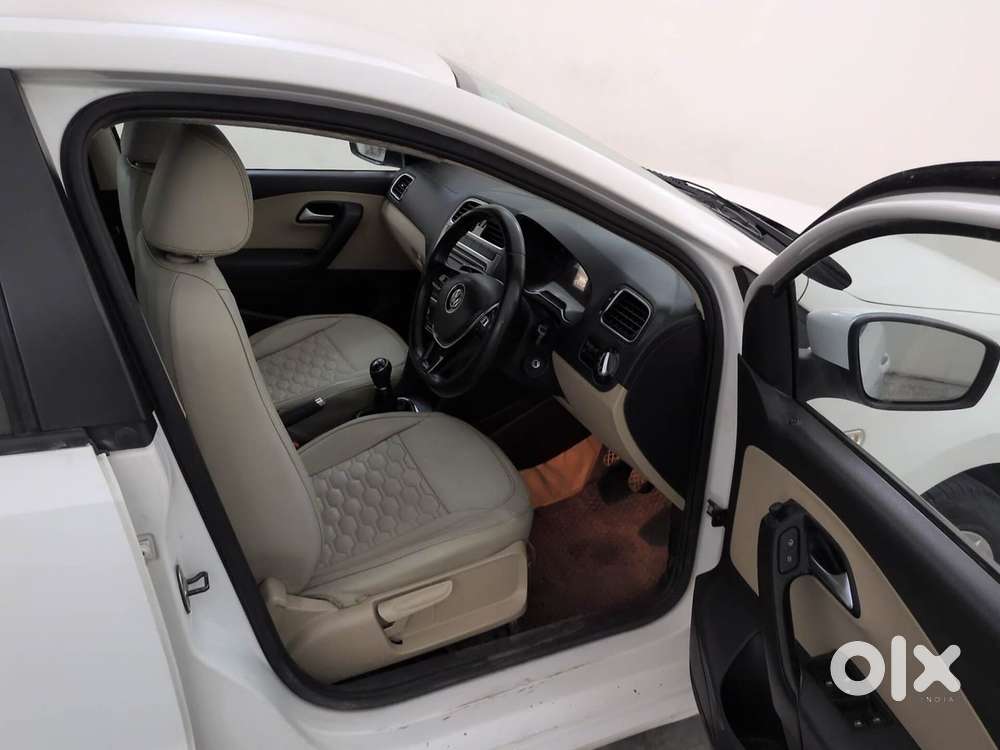 Volkswagen Polo Petrol Highline 1.2l, 2015, Petrol