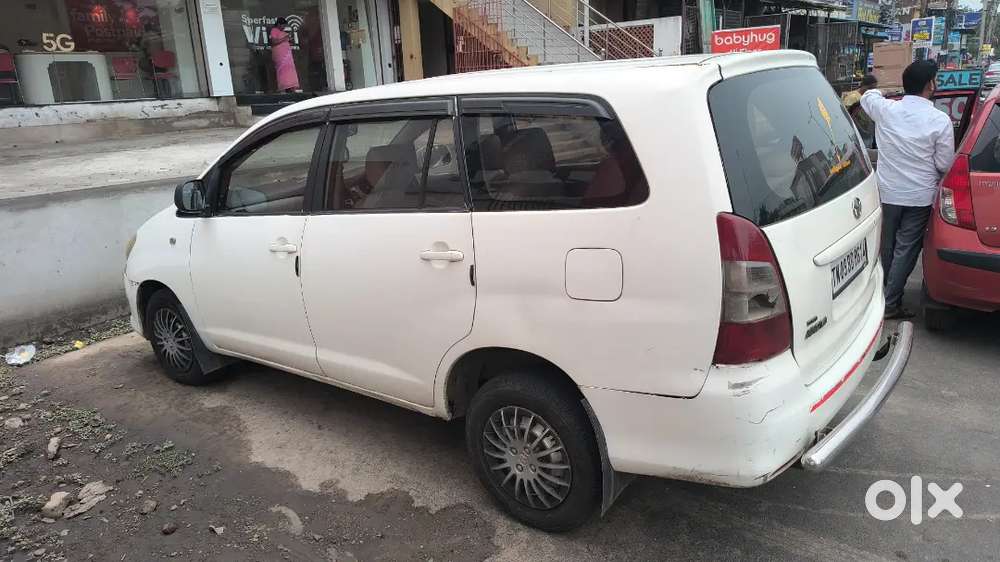 Toyota Innova 2.5 E 2010