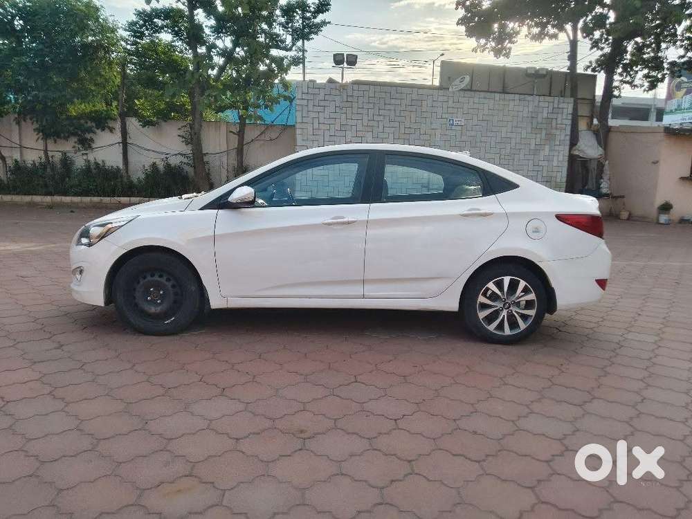 Hyundai Verna Vtvt 1.6 Sx, 2016, Petrol
