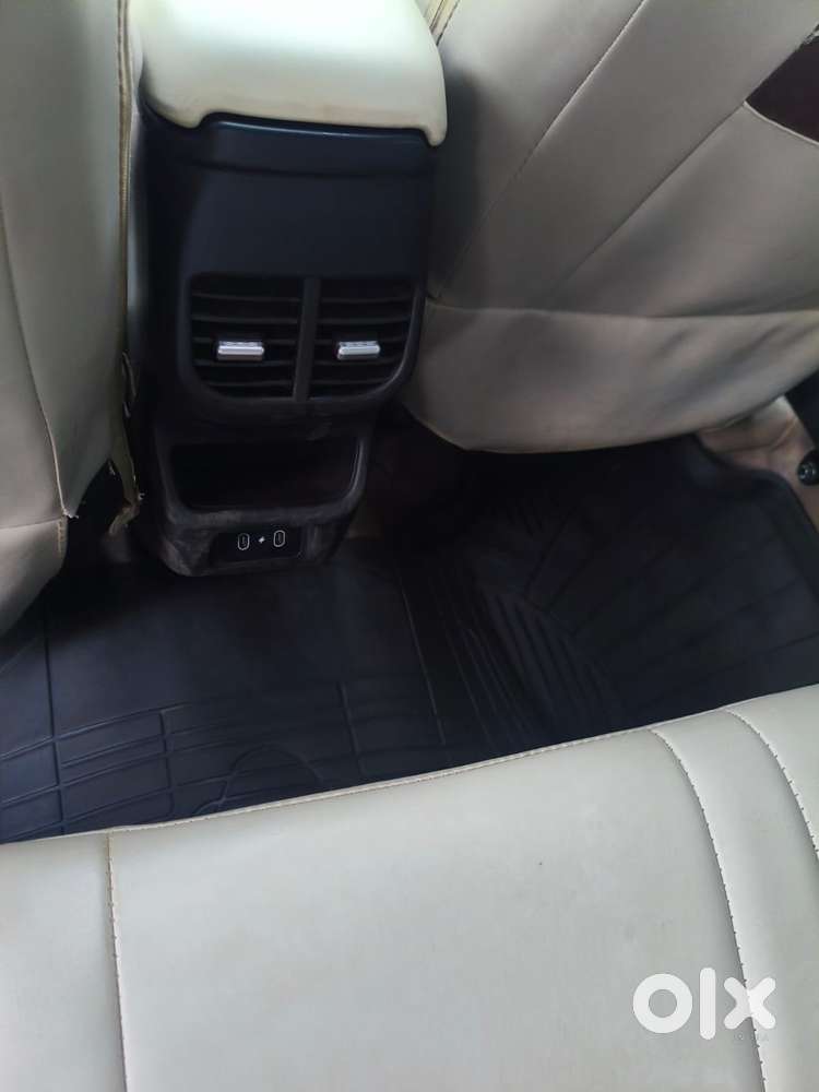 Hyundai Verna 1.5 Sx (o) Petrol Mt, 2023, Petrol