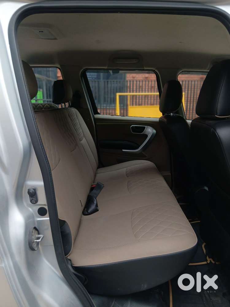 Mahindra Tuv 300 T10, 2018, Diesel