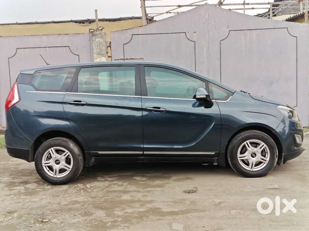 Mahindra Marazzo M6, 2018, Diesel