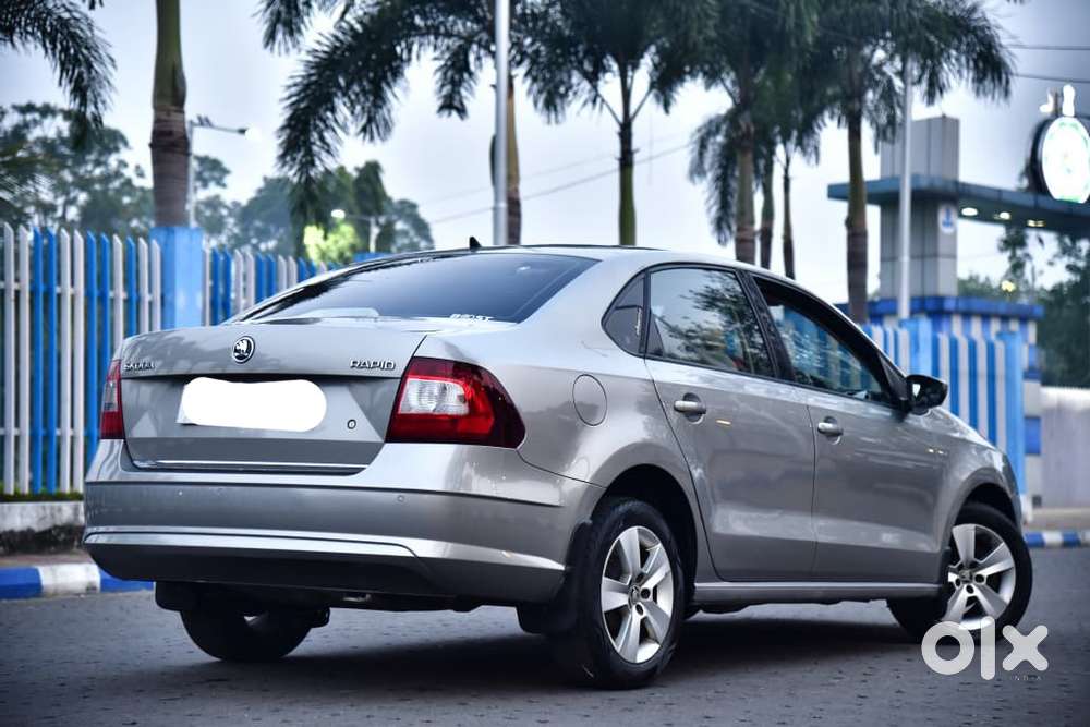 Skoda Rapid [ ] 1.6 Style Plus Mpi At, 2017, Petrol