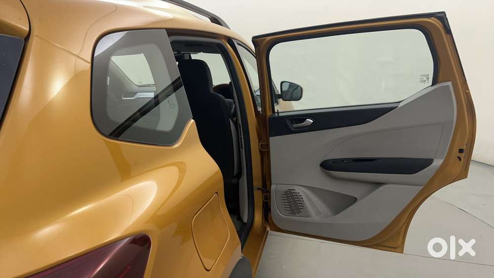 Renault Triber Rxz, 2019, Petrol
