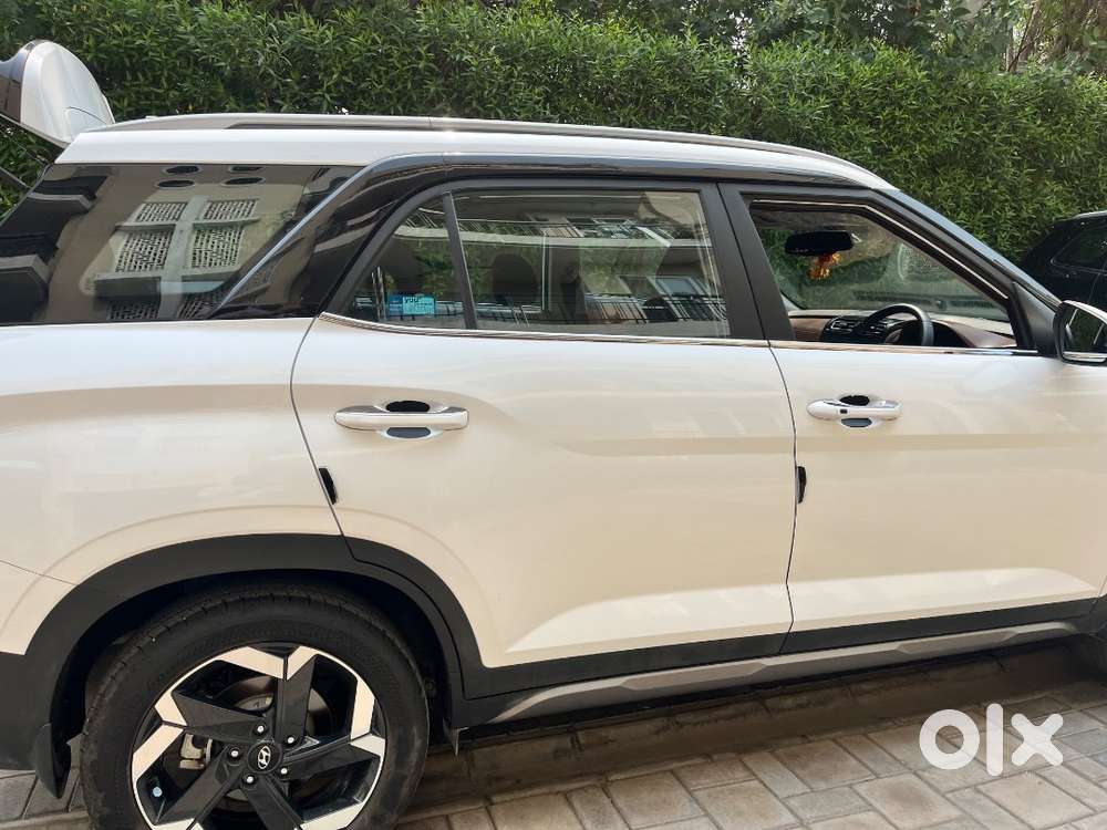 Hyundai Alcazar Platinum 2024 (excellent Condition)