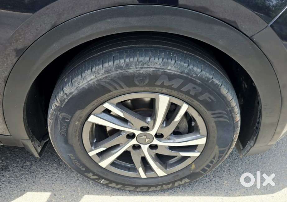 Mahindra Xuv700 2.2 Ax 3 Diesel Mt 5 Str, 2023, Diesel