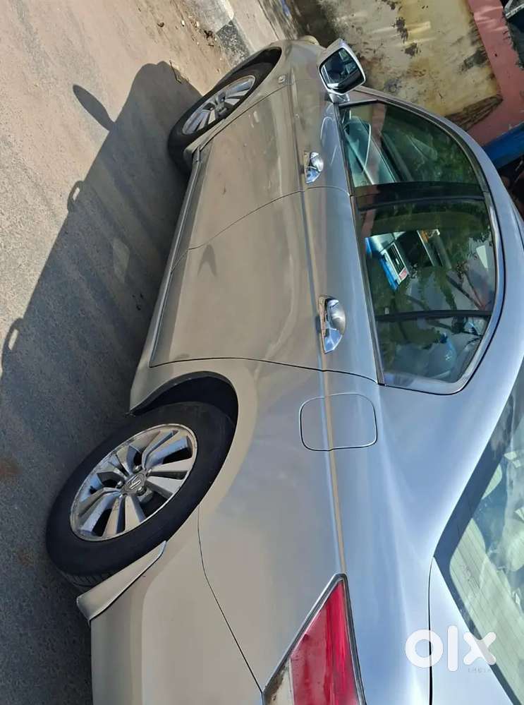 Malook Gadi Hai Urgent Sale