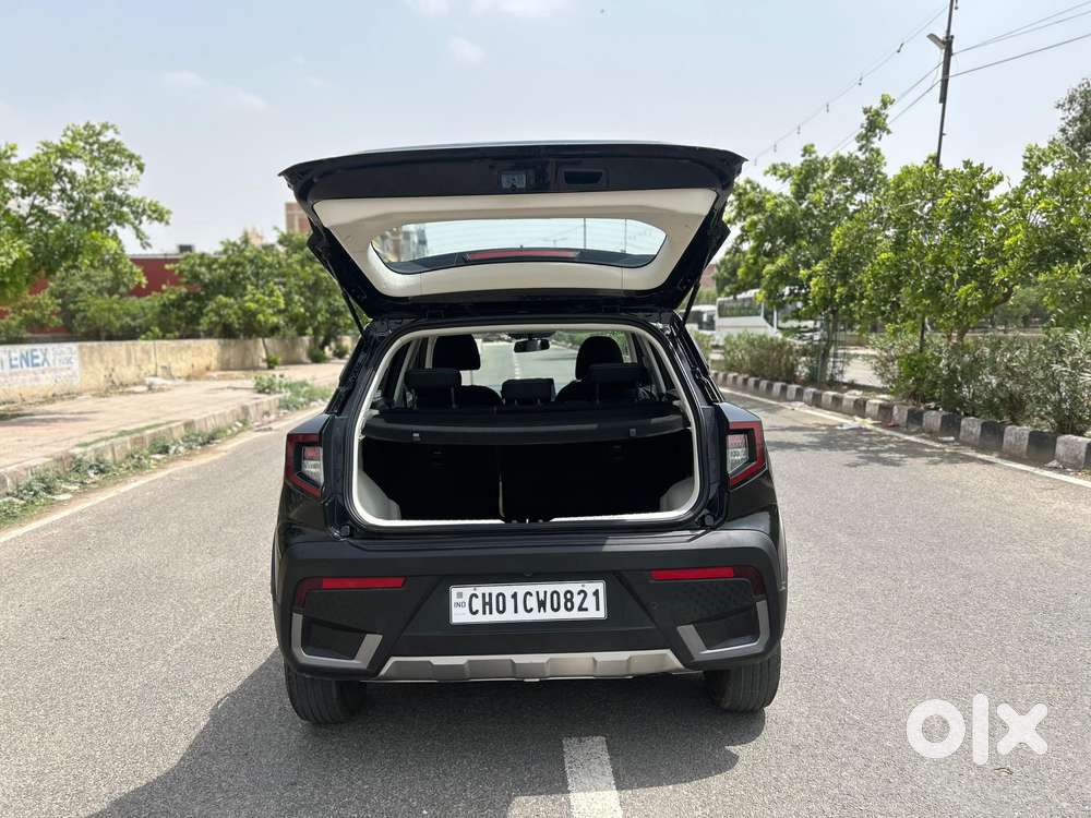 Mahindra Xuv 3xo Ax5 Pm At, 2024, Petrol