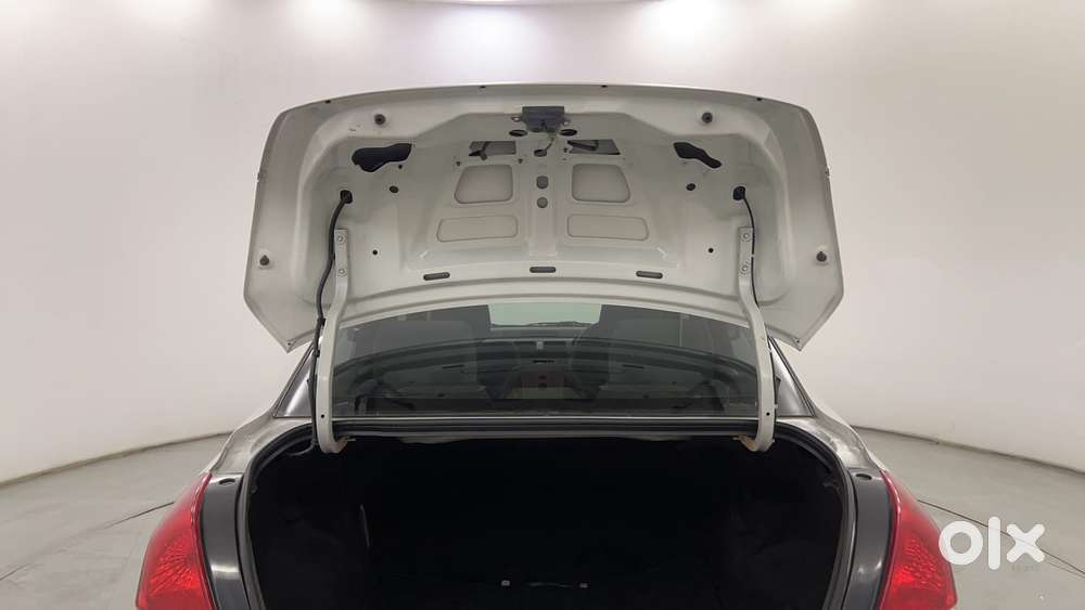 Maruti Suzuki Swift Dzire 1.2 Vxi Bsiv, 2011, Petrol