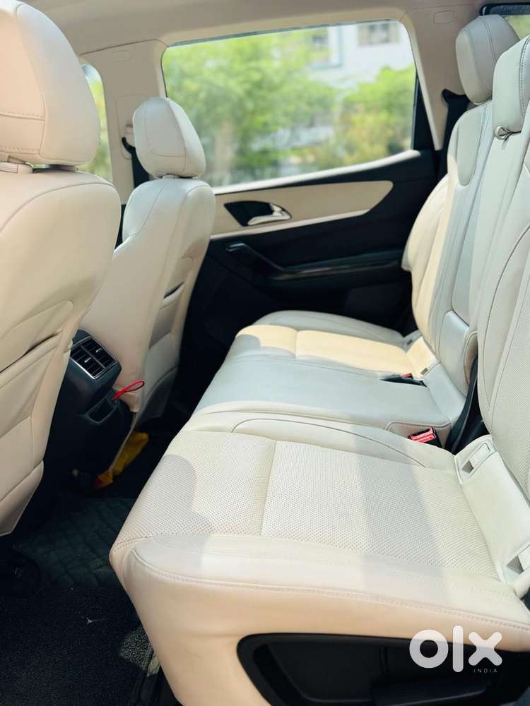 Mahindra Xuv700 2.2 Ax 7 Diesel At Luxury Pack Str Awd, 2024, Diesel