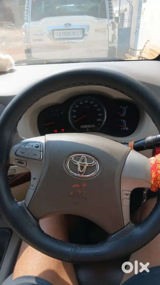 Toyota Innova Hycross 2019