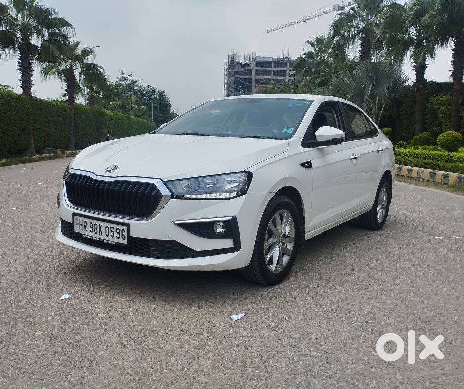 Skoda Slavia 1.0 Tsi Style At, 2023, Petrol