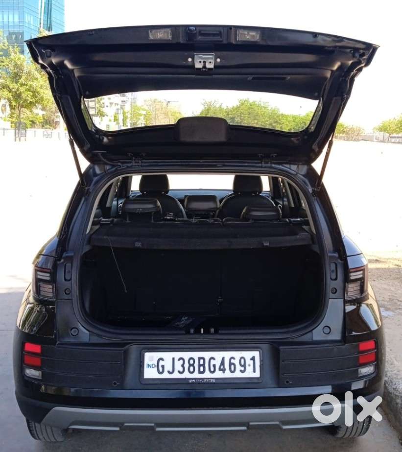 Hyundai Venue 1.2 S (o), 2024, Petrol