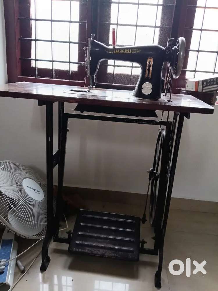 Single stitching sewing machine Luxmi