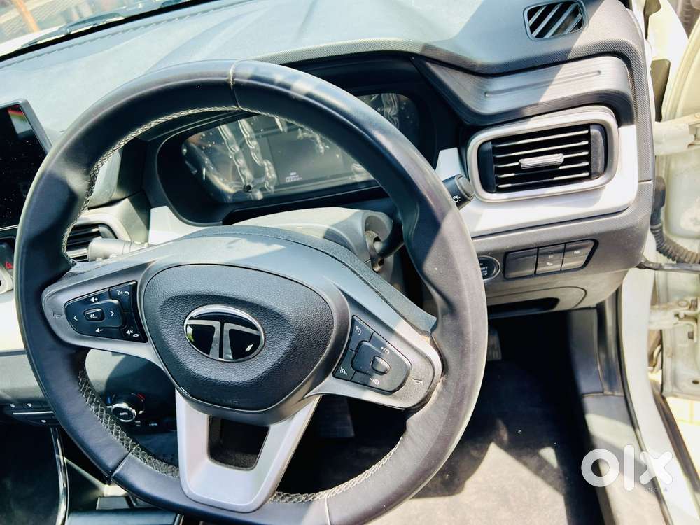 Tata Punch Creative Dual Tone Amt Sunroof, 2026, Petrol